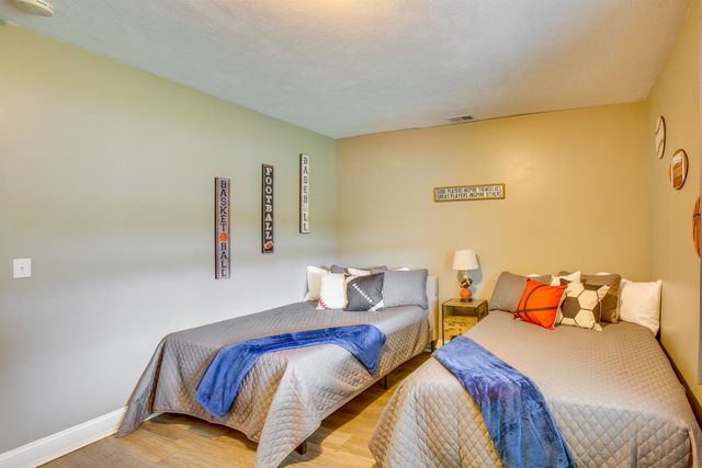 6576 E 34 Road, Cadillac, MI 49601