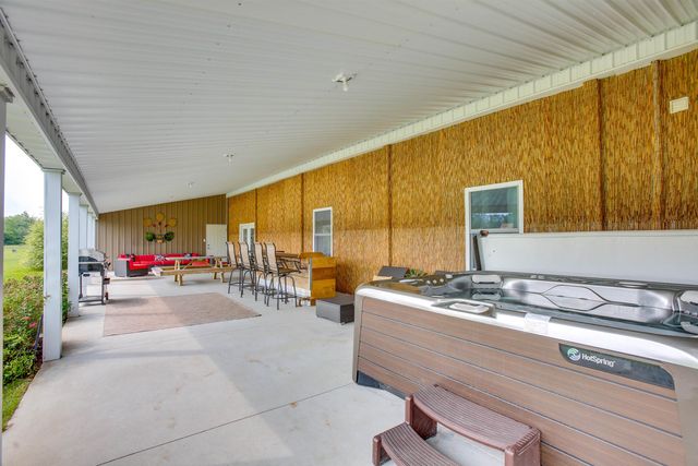 6576 E 34 Road, Cadillac, MI 49601