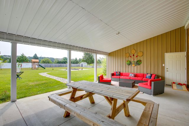 6576 E 34 Road, Cadillac, MI 49601