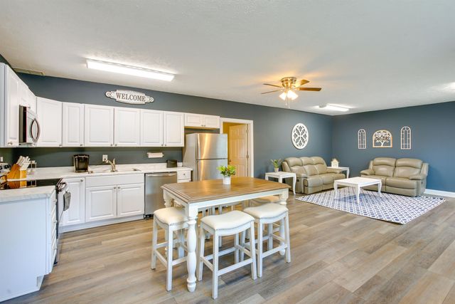 6576 E 34 Road, Cadillac, MI 49601