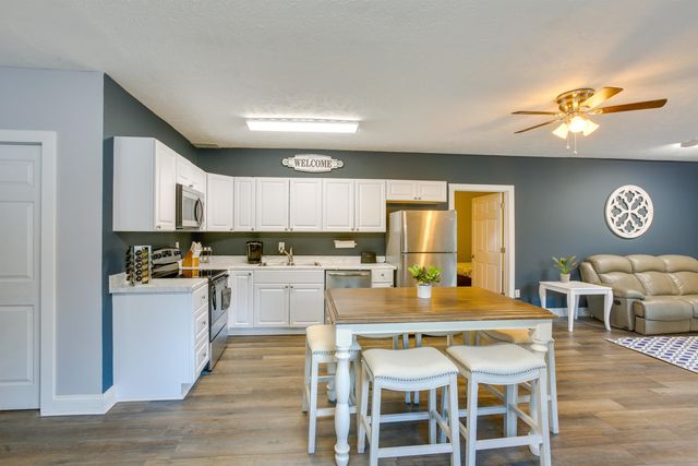 6576 E 34 Road, Cadillac, MI 49601