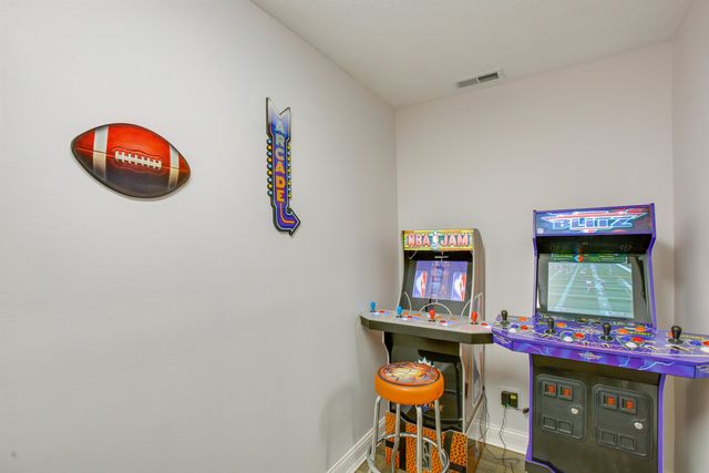 6576 E 34 Road, Cadillac, MI 49601