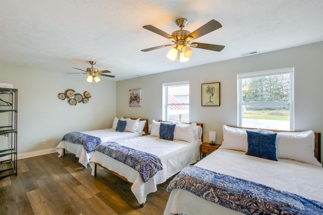 6576 E 34 Road, Cadillac, MI 49601