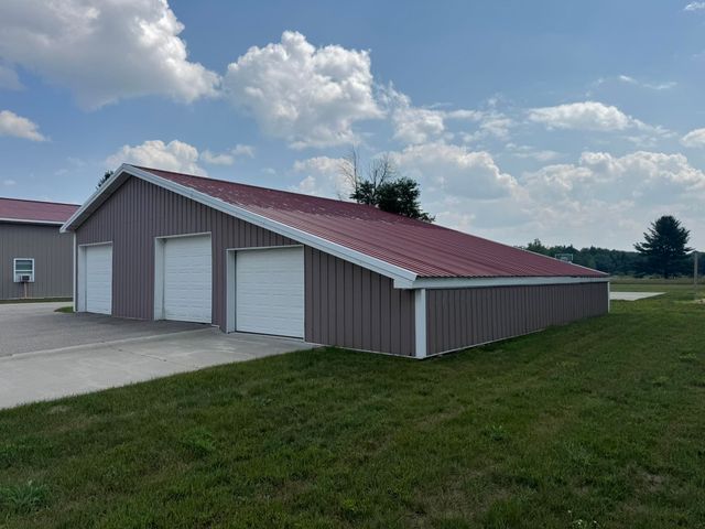 6576 E 34 Road, Cadillac, MI 49601