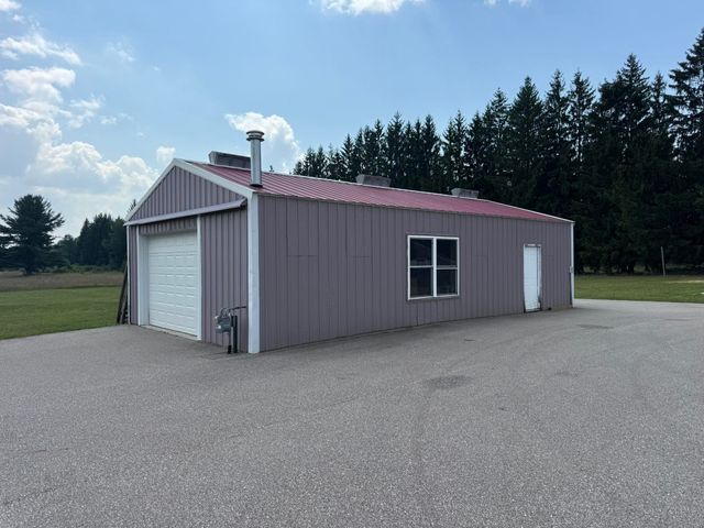 6576 E 34 Road, Cadillac, MI 49601