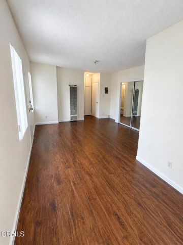 1497 W 29th Street West 3, Los Angeles, CA 90007