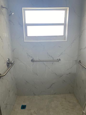 1150 E SAMPLE Road 105, Pompano Beach, FL 33064