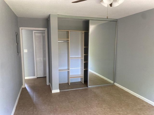 1150 E SAMPLE Road 105, Pompano Beach, FL 33064