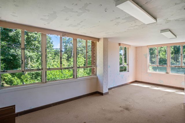 330 Carolina Dr., Tryon, NC 28782