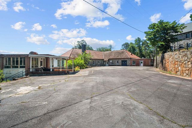 330 Carolina Dr., Tryon, NC 28782