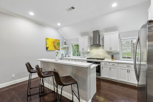 6427 Lake Bluff Drive, Dallas, TX 75249