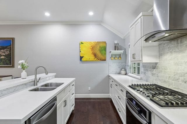6427 Lake Bluff Drive, Dallas, TX 75249