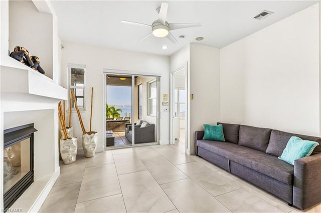 2418 SE 28th ST, Cape Coral, FL 33904
