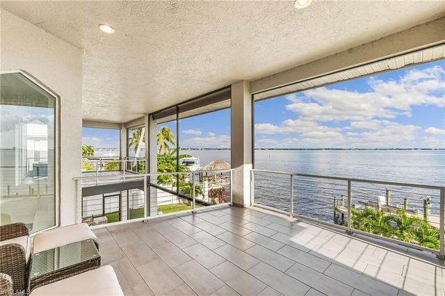 2418 SE 28th ST, Cape Coral, FL 33904