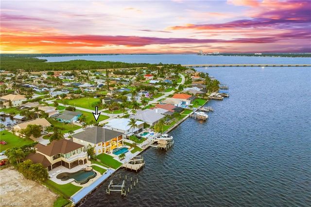 2418 SE 28th ST, Cape Coral, FL 33904