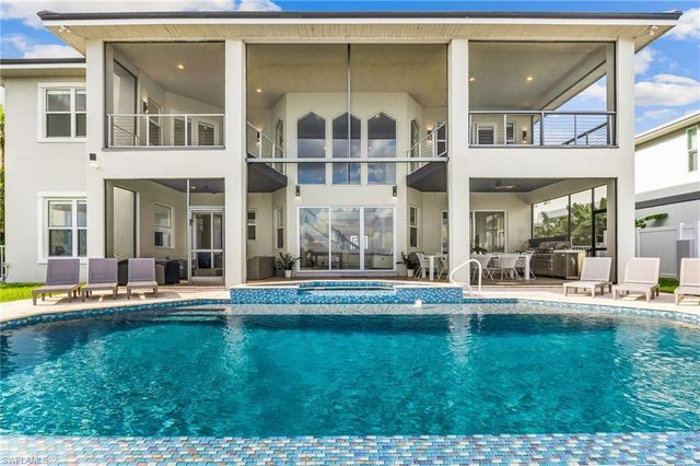 2418 SE 28th ST, Cape Coral, FL 33904