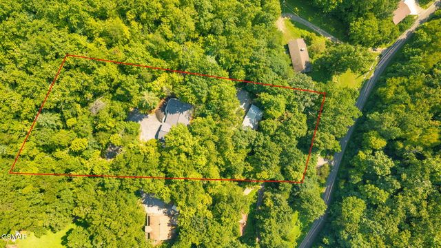 825 & 829 Willow Brook Way, Gatlinburg, TN 37738