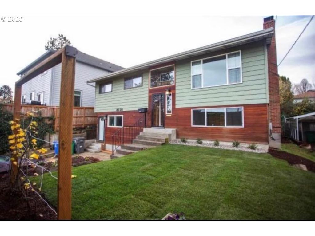 8325 Sw TERWILLIGER Blvd, Portland, OR 97219