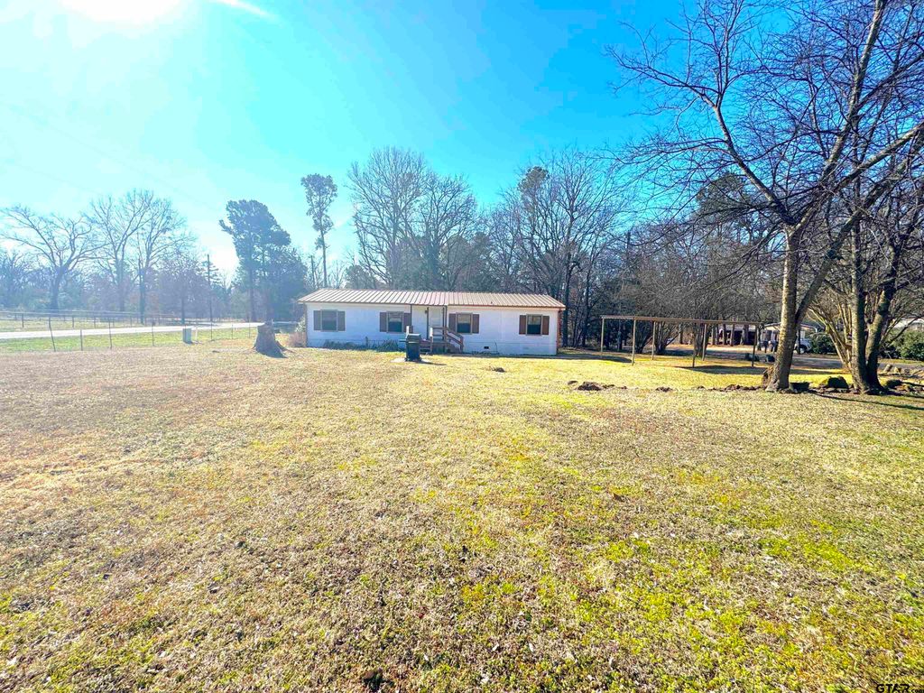 1391 San Saba, Mt Vernon, TX 75457