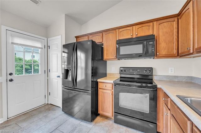 4007 Village Park Court, Winston-salem, NC 27127