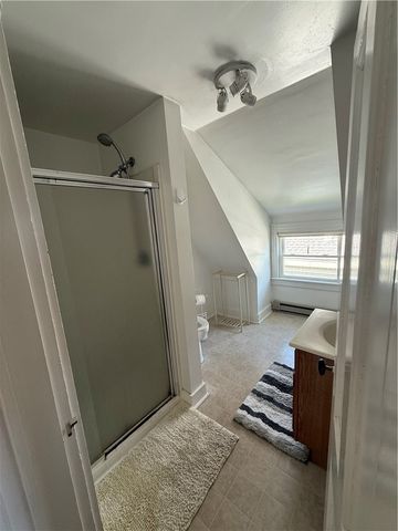 28 Calvert Street 3, Newport, RI 02840