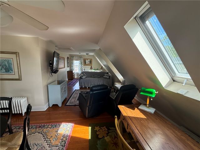 28 Calvert Street 3, Newport, RI 02840