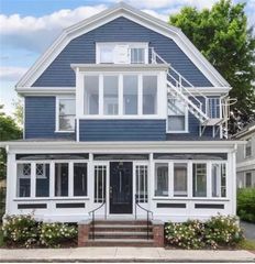 28 Calvert Street 3, Newport, RI 02840