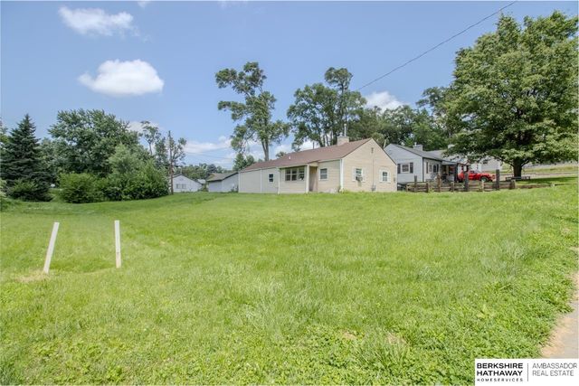 6620 Seward Street, Omaha, NE 68104