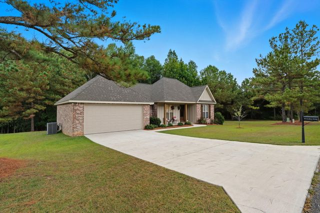 90 Zachary Dr., Hattiesburg, MS 39402