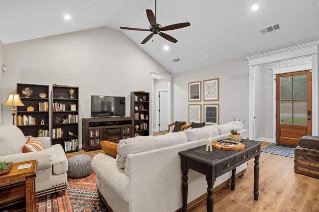 90 Zachary Dr., Hattiesburg, MS 39402