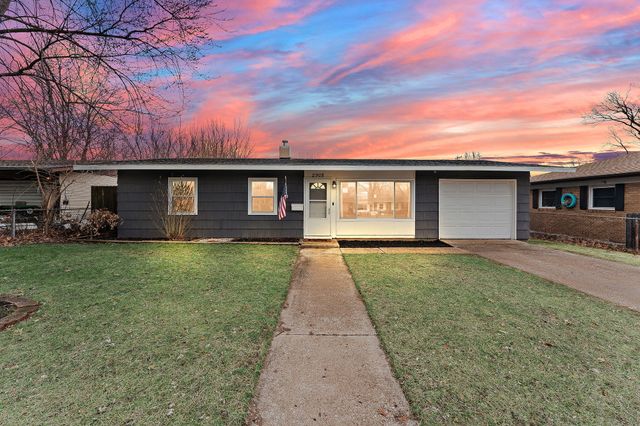 2908 W 38th Avenue, Hobart, IN 46342