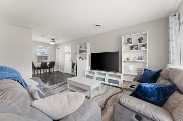 2908 W 38th Avenue, Hobart, IN 46342