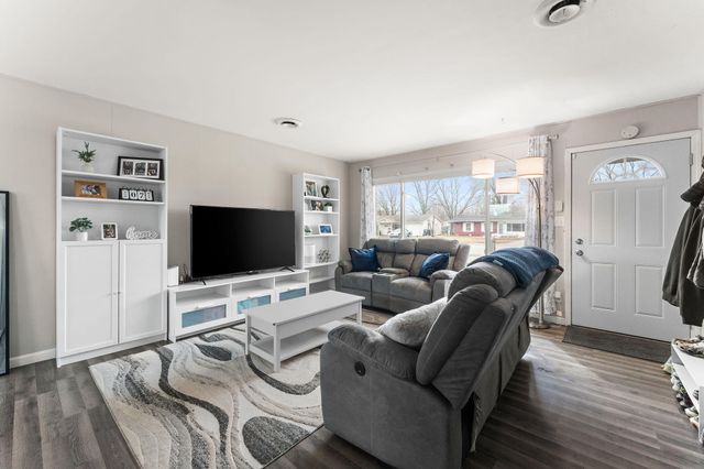 2908 W 38th Avenue, Hobart, IN 46342