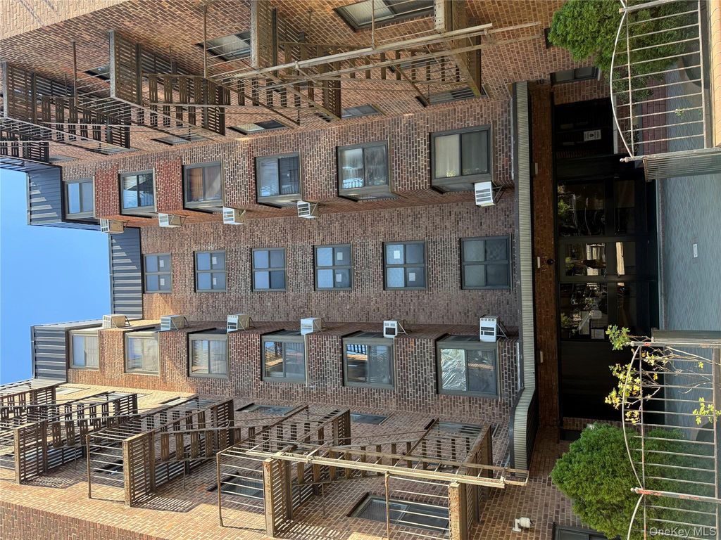 32-43 90th Street 301, Jackson Heights, NY 11369