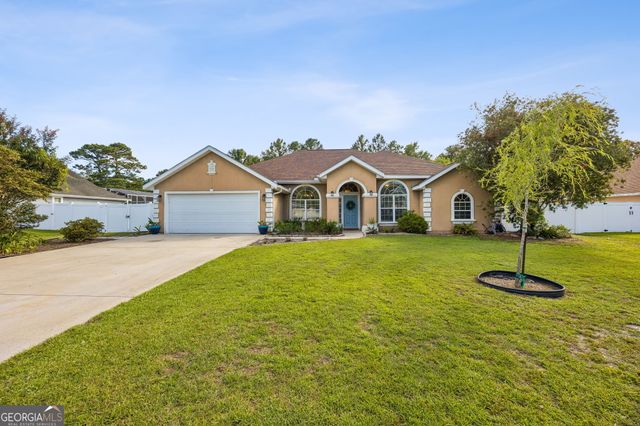 348 Deerwood Village Drive, Woodbine, GA 31569