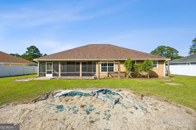 348 Deerwood Village Drive, Woodbine, GA 31569