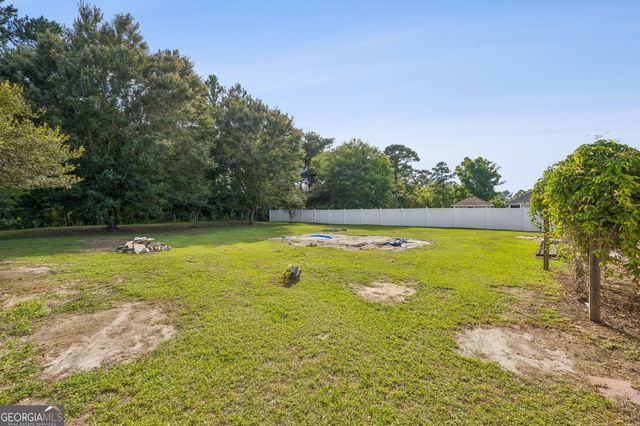 348 Deerwood Village Drive, Woodbine, GA 31569