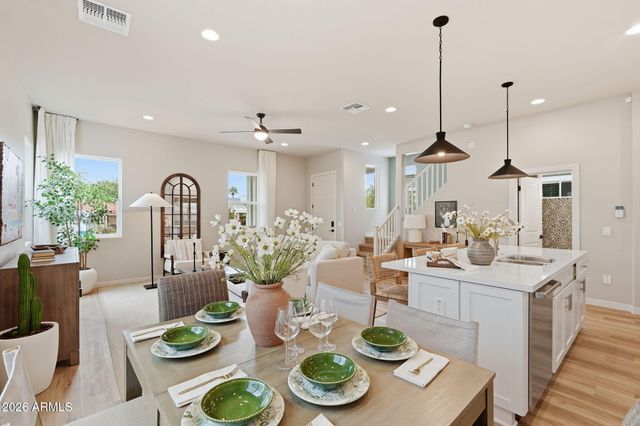 117 W WILLO Court, Phoenix, AZ 85003