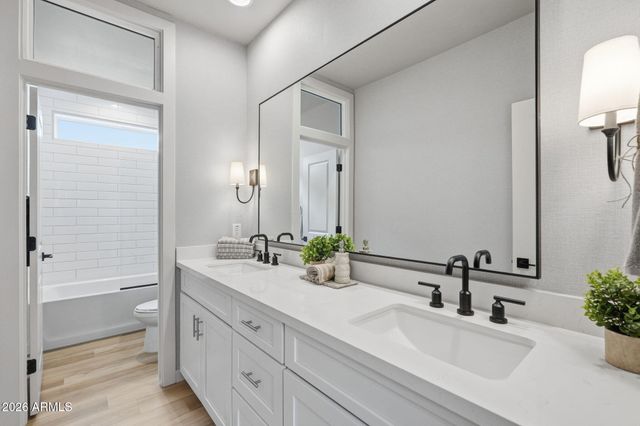 117 W WILLO Court, Phoenix, AZ 85003
