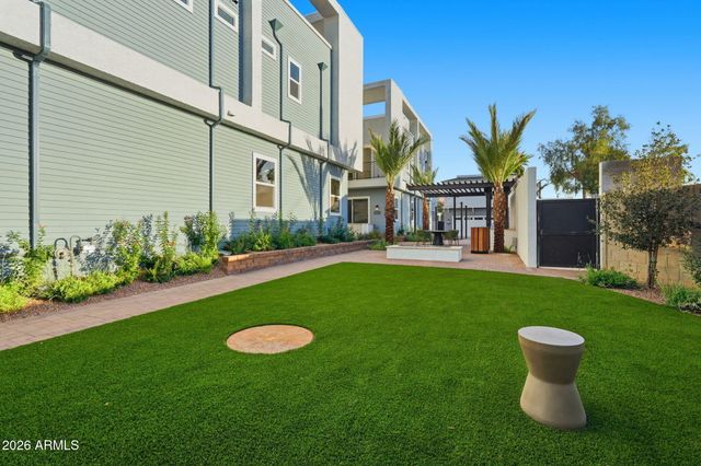 117 W WILLO Court, Phoenix, AZ 85003