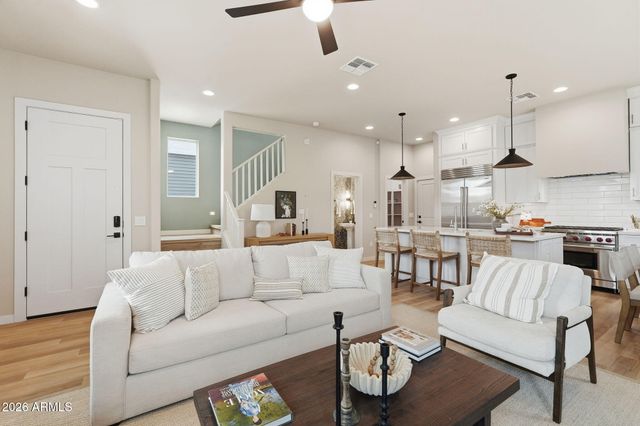 117 W WILLO Court, Phoenix, AZ 85003