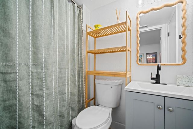 2575 SW 27th Ave 304, Miami, FL 33133