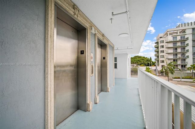 2575 SW 27th Ave 304, Miami, FL 33133
