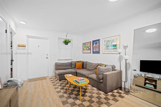 2575 SW 27th Ave 304, Miami, FL 33133