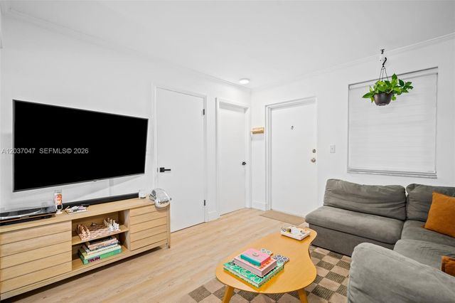 2575 SW 27th Ave 304, Miami, FL 33133