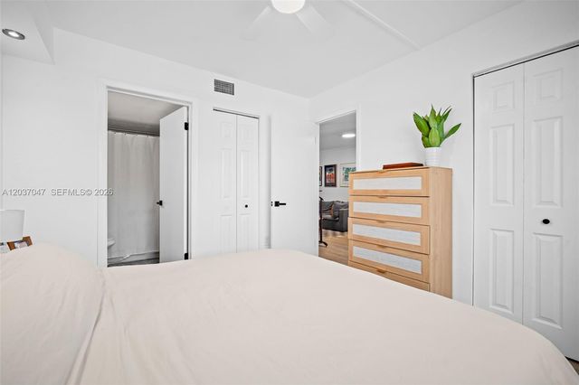 2575 SW 27th Ave 304, Miami, FL 33133