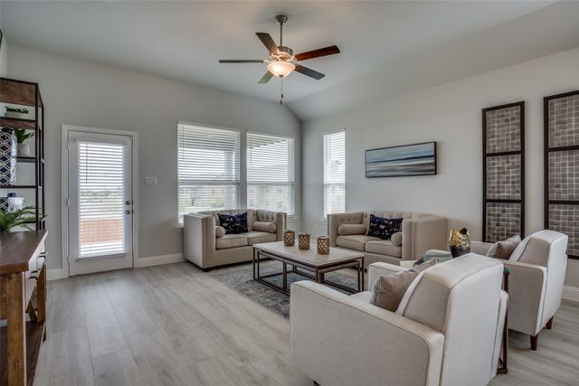 306 Ridge Drive, Justin, TX 76247