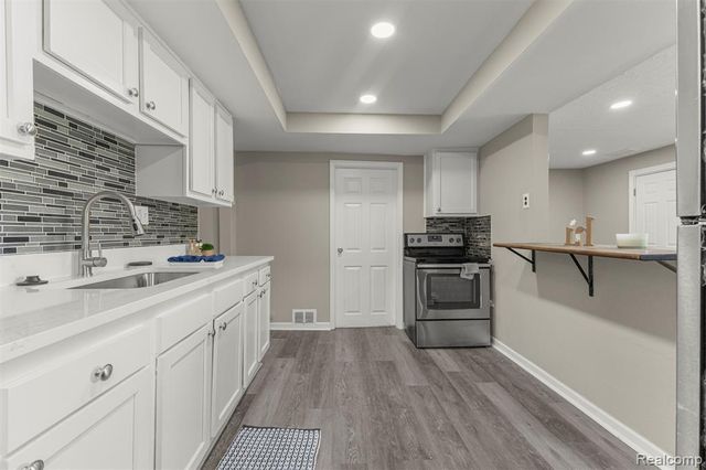 8279 Hugh Street, Westland, MI 48185