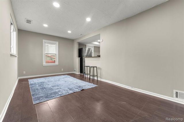 8279 Hugh Street, Westland, MI 48185