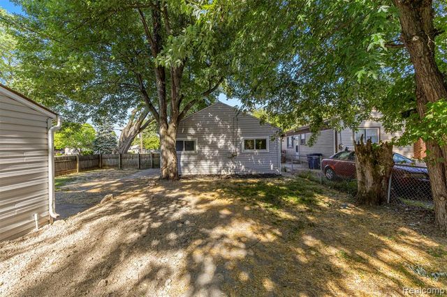 8279 Hugh Street, Westland, MI 48185